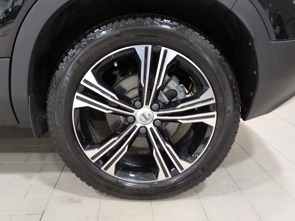 Used 2021 Volvo XC40 T5 Inscription image 22