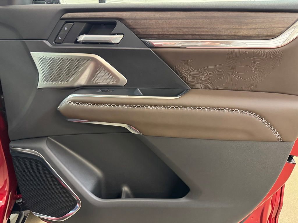 New 2026 GMC Acadia Denali Ultimate w/ LPO, Floor Liner Package image 31