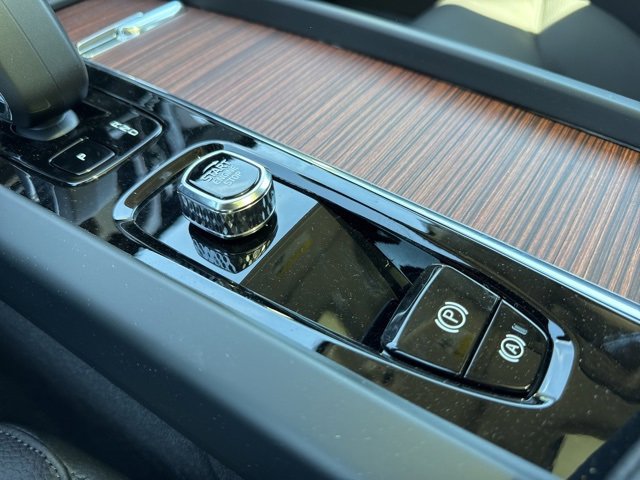 New 2026 Volvo V60 B5 Cross Country Plus w/ Protection Package Premier image 18