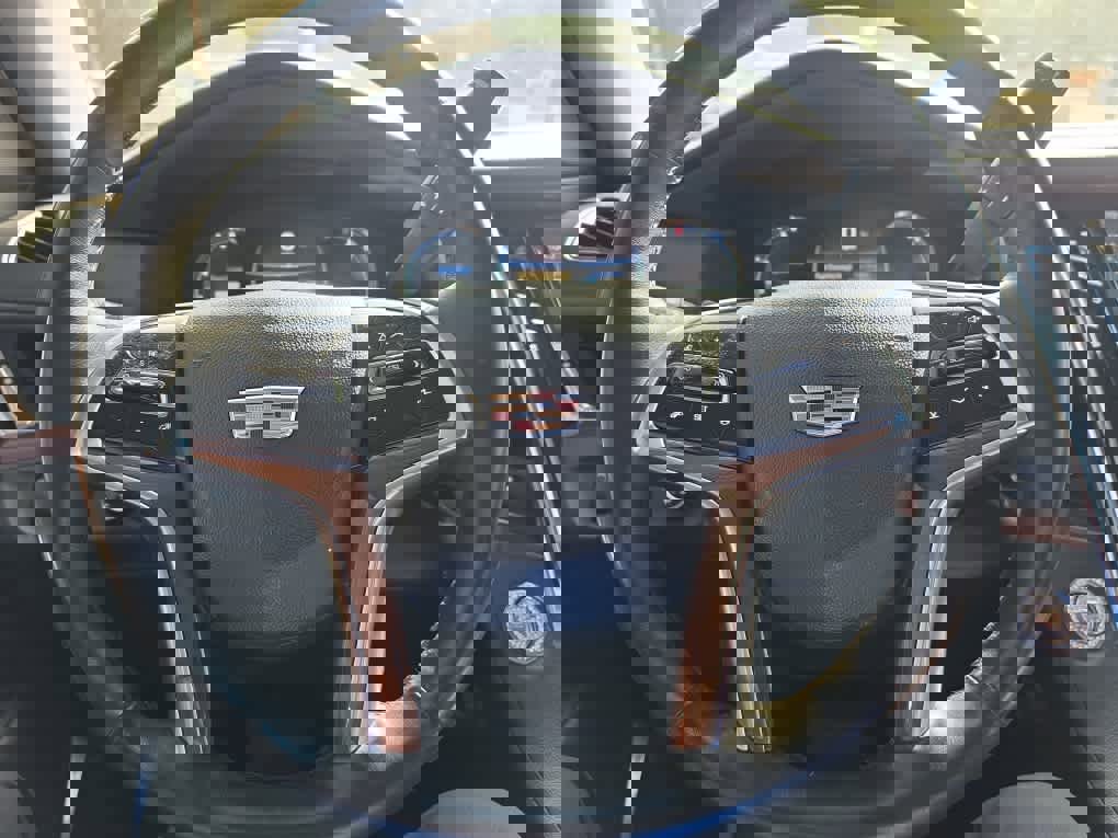 Used 2018 Cadillac Escalade 4WD image 16