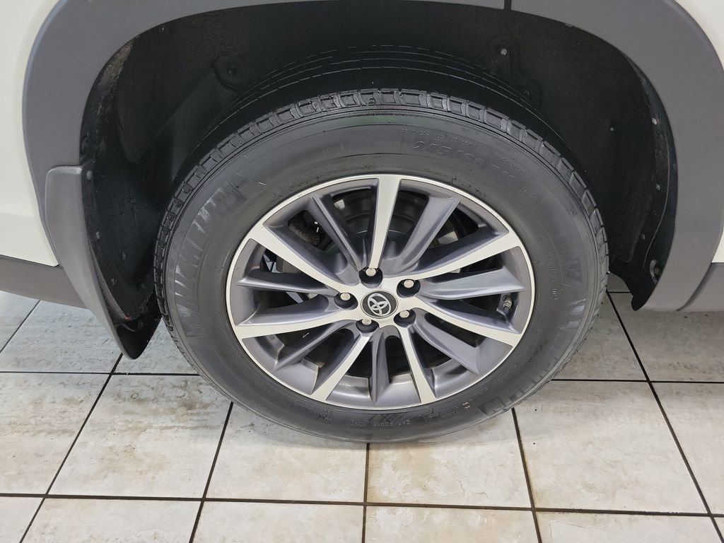 Used 2019 Toyota Highlander XLE image 49