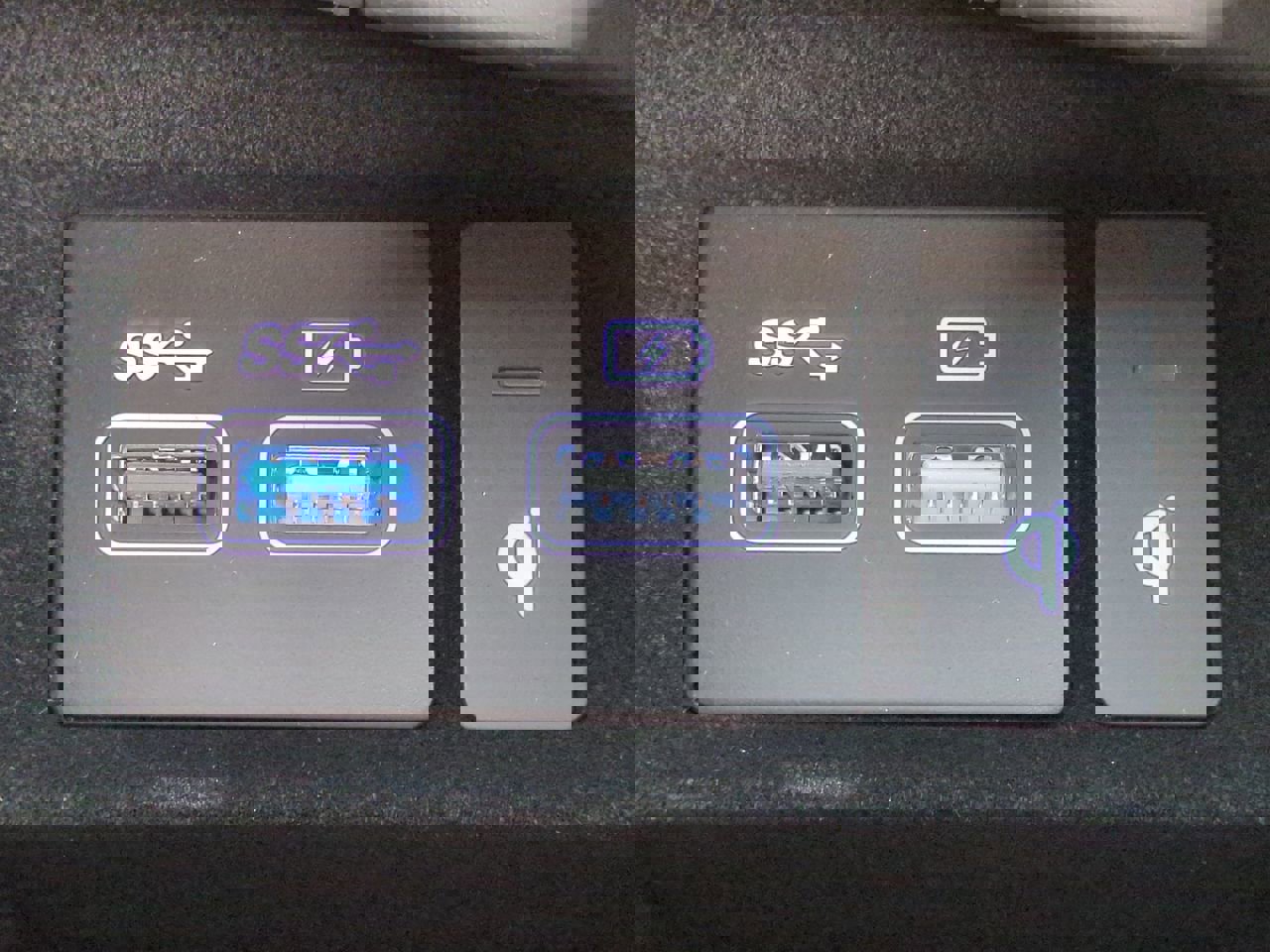 Certified 2024 Genesis GV70 3.5T Sport image 23