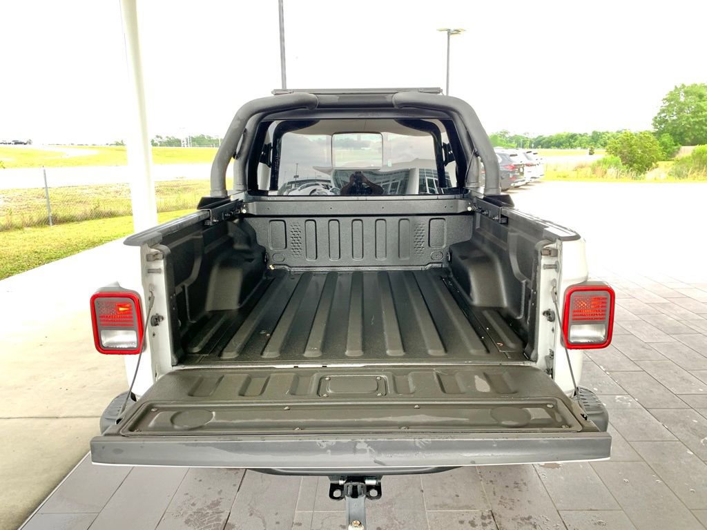 Used 2021 Jeep Gladiator Rubicon AWD/4WD image 12