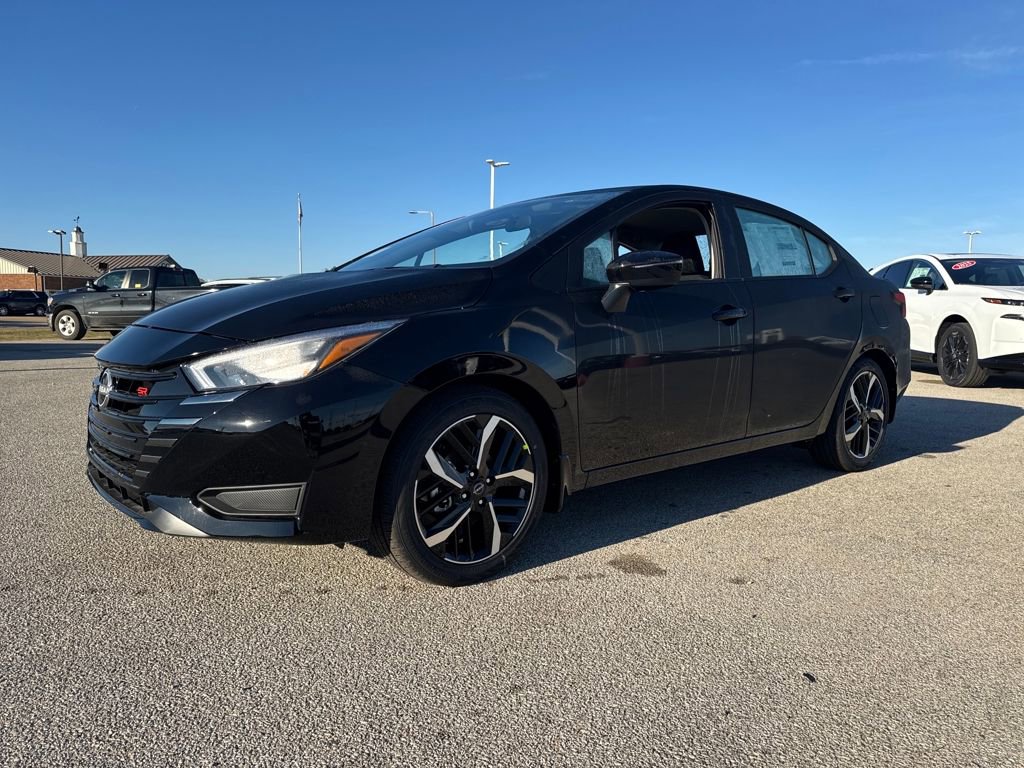 New 2025 Nissan Versa SR w/ Trunk Package