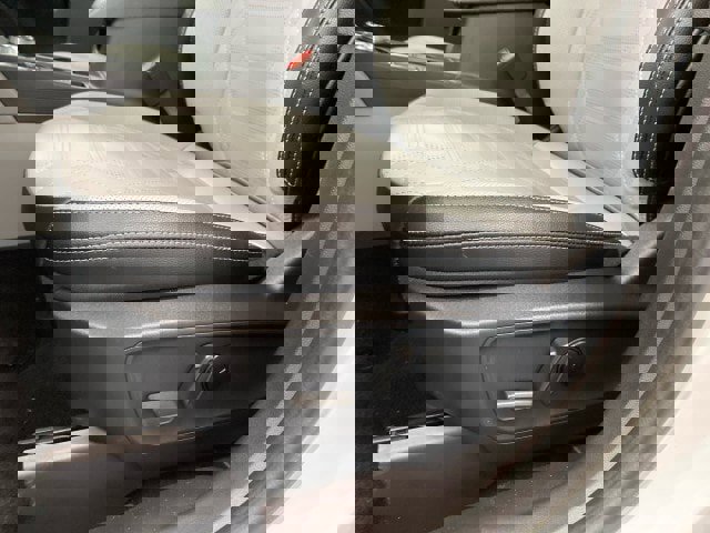 New 2024 Ford Escape SE w/ PHEV Premium Package image 16