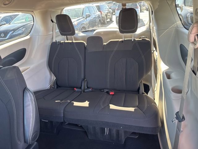 Used 2024 Chrysler Voyager LX image 23