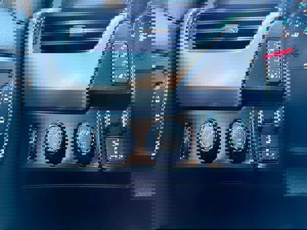 Used 2018 Chevrolet Tahoe Premier w/ RST Edition image 16