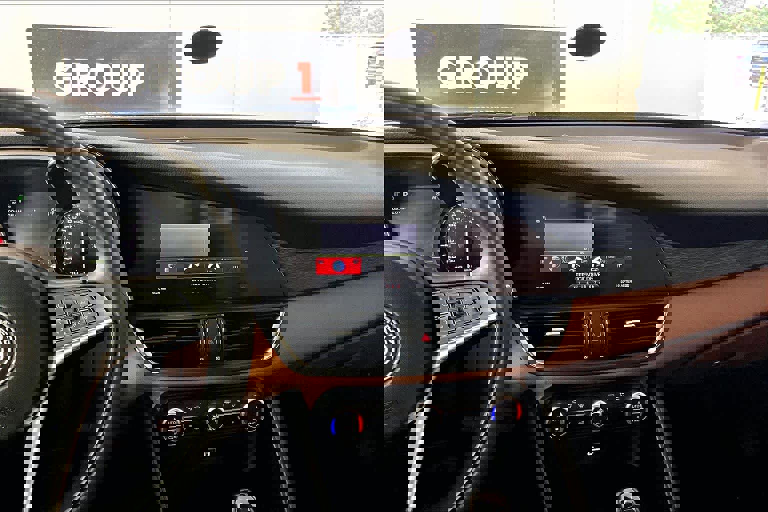 Used 2019 Alfa Romeo Giulia w/ Quick Order Package 22K Sport RWD image 7