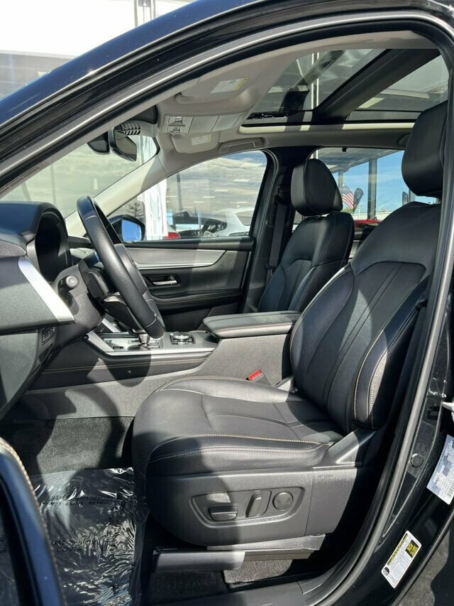 Used 2024 MAZDA CX-90 Plug-In Hybrid w/ Premium Pkg AWD/4WD image 18