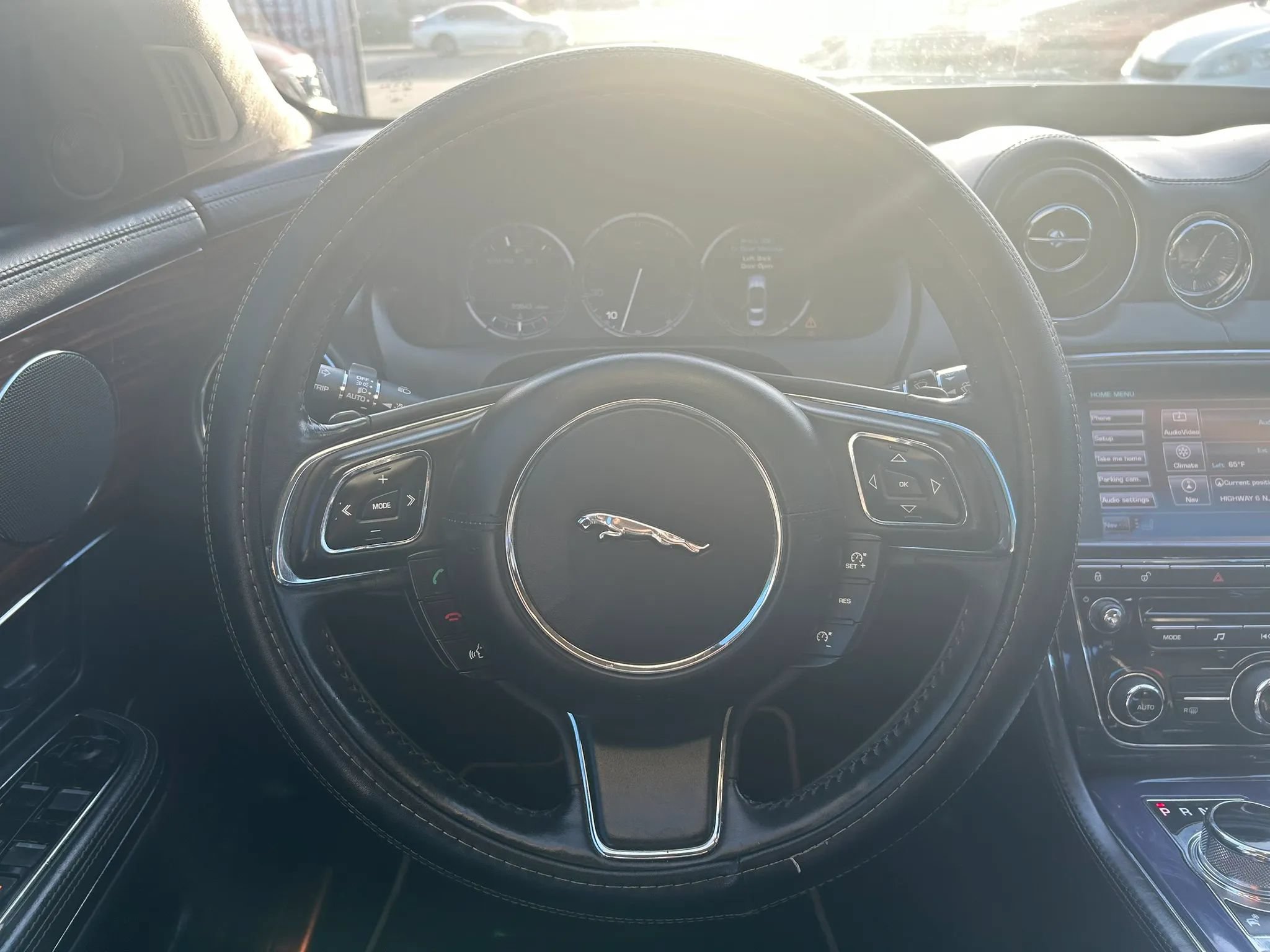 Used 2011 Jaguar XJ L RWD image 25