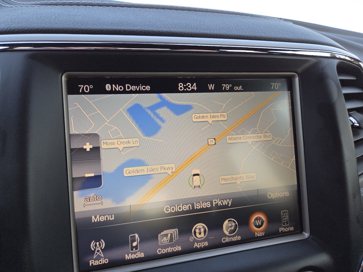 Used 2016 Jeep Grand Cherokee Overland RWD image 4