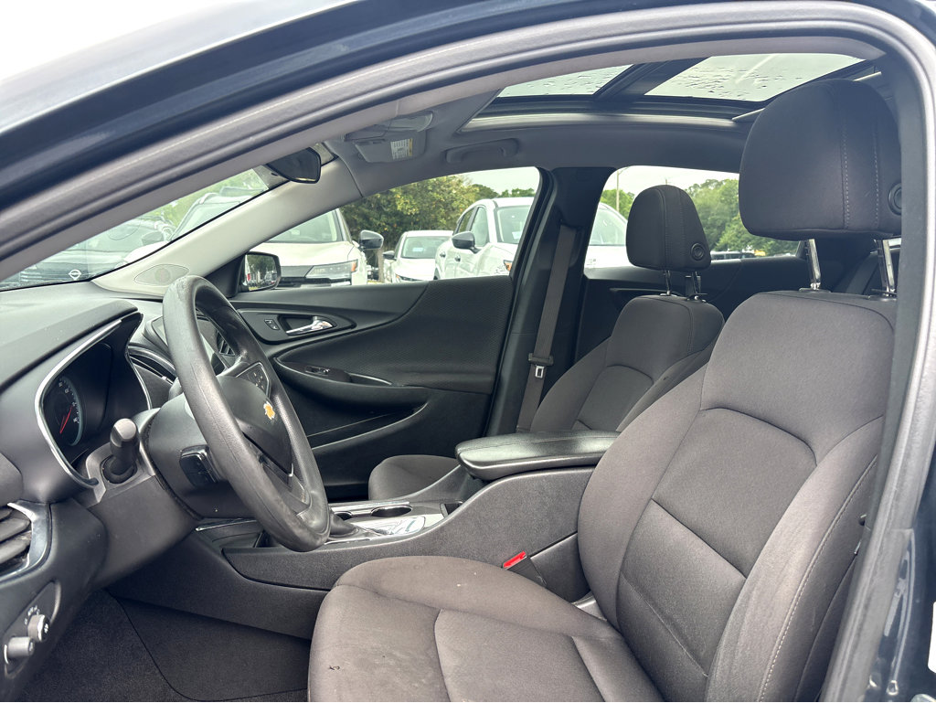 Used 2021 Chevrolet Malibu LT FWD image 18