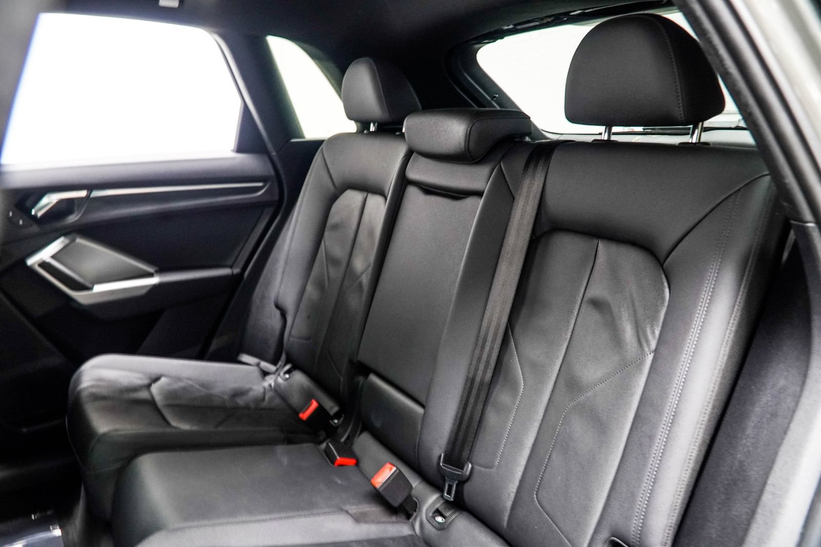 Used 2019 Audi Q3 2.0T Premium w/ Convenience Package AWD/4WD image 44