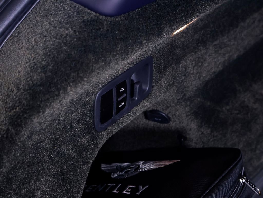 Used 2019 Bentley Bentayga image 39