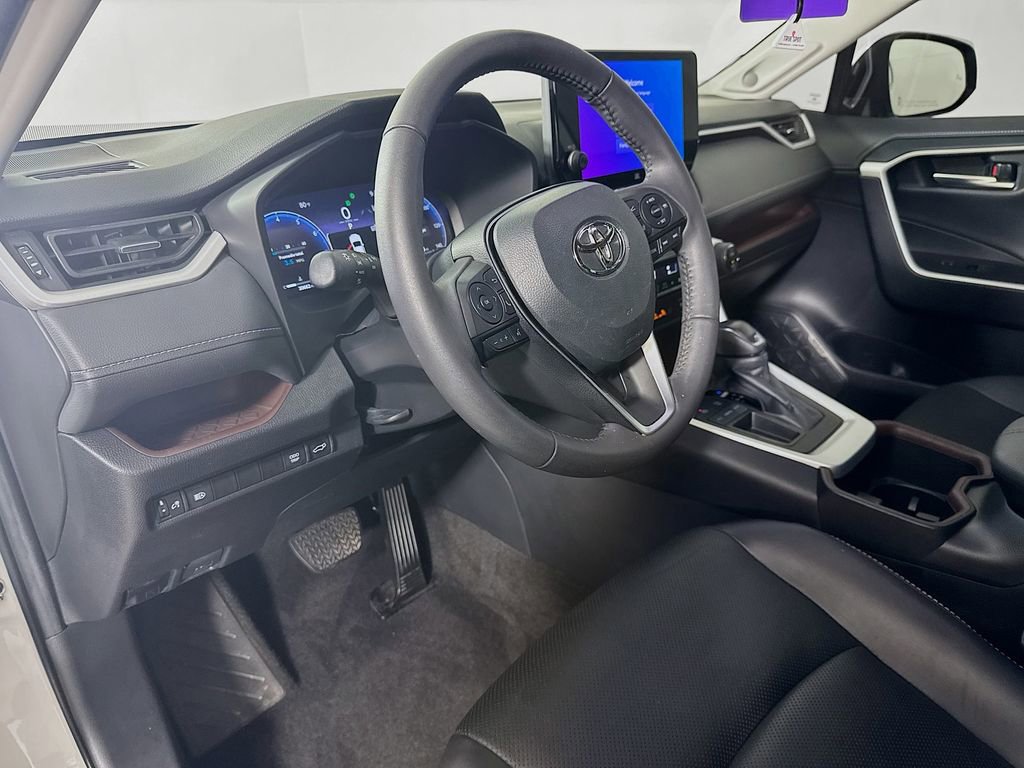 Used 2023 Toyota RAV4 Limited FWD image 9