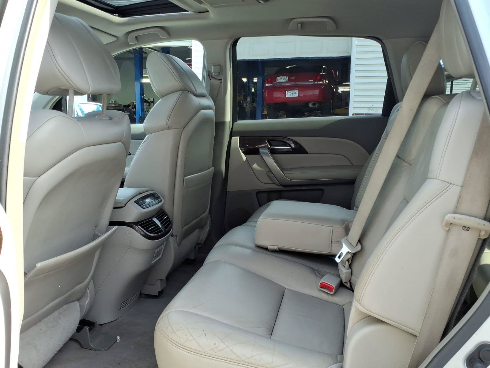 Used 2011 Acura MDX w/ Technology & Entertainment AWD/4WD image 9