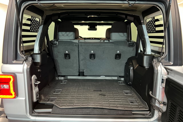 Used 2024 Jeep Wrangler Unlimited Rubicon w/ Technology Group image 22