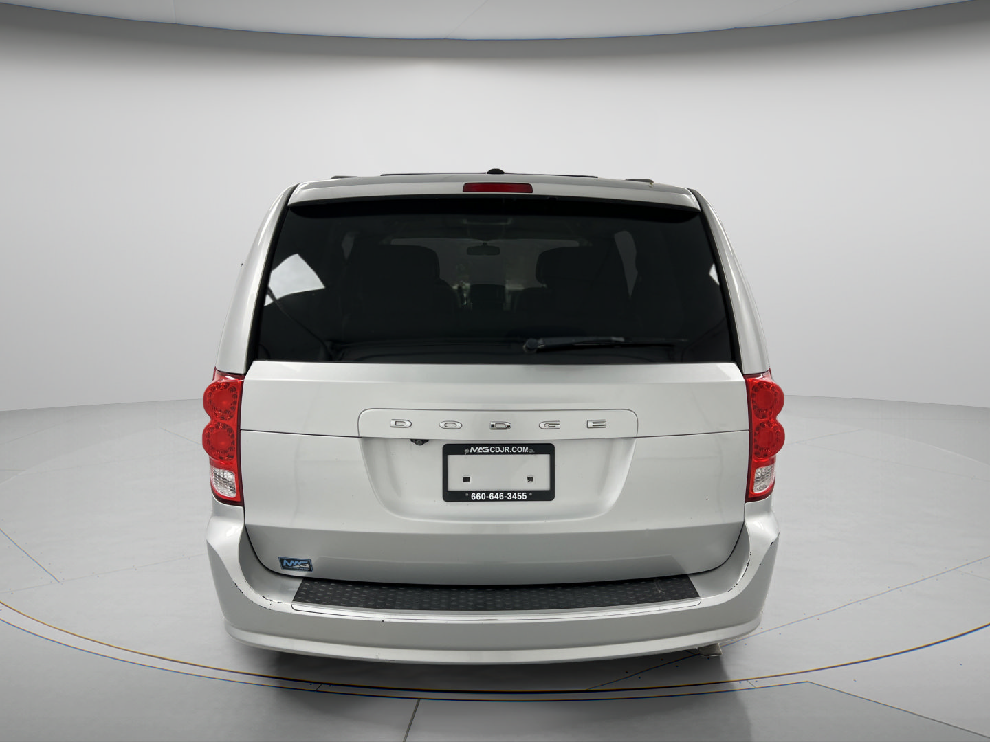 Used 2011 Dodge Grand Caravan Crew w/ Entertainment Group 1 FWD image 6