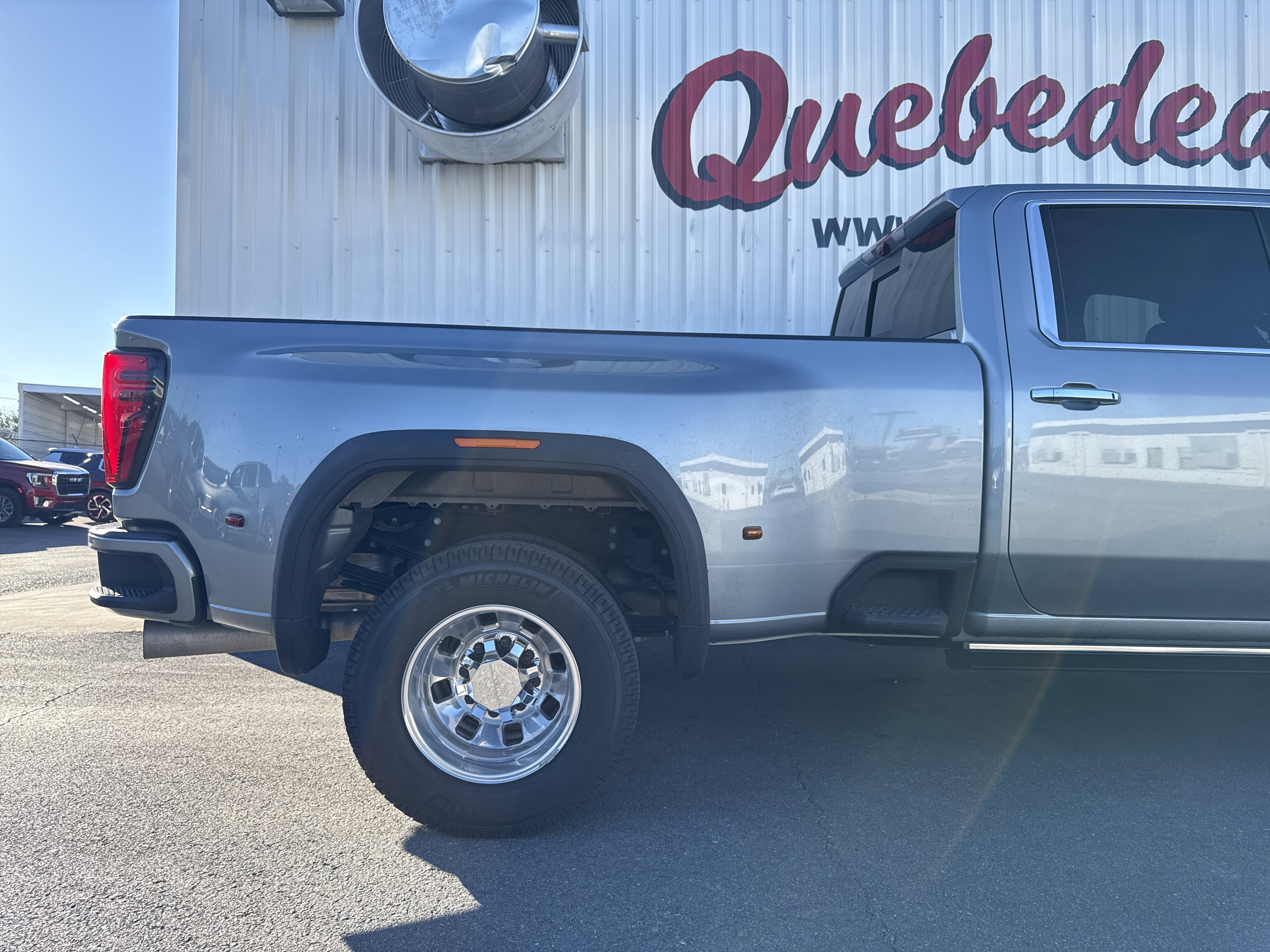 Used 2024 GMC Sierra 3500 Denali w/ Denali Reserve Package image 37