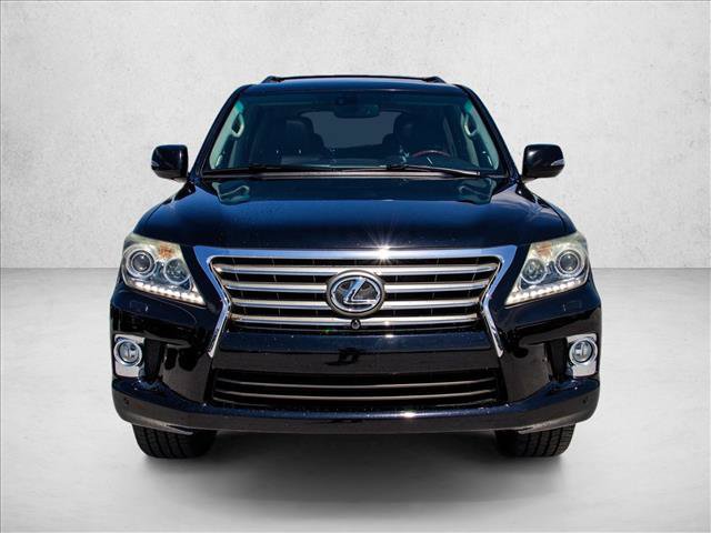 Used 2013 Lexus LX 570 4WD w/ Luxury Pkg image 2
