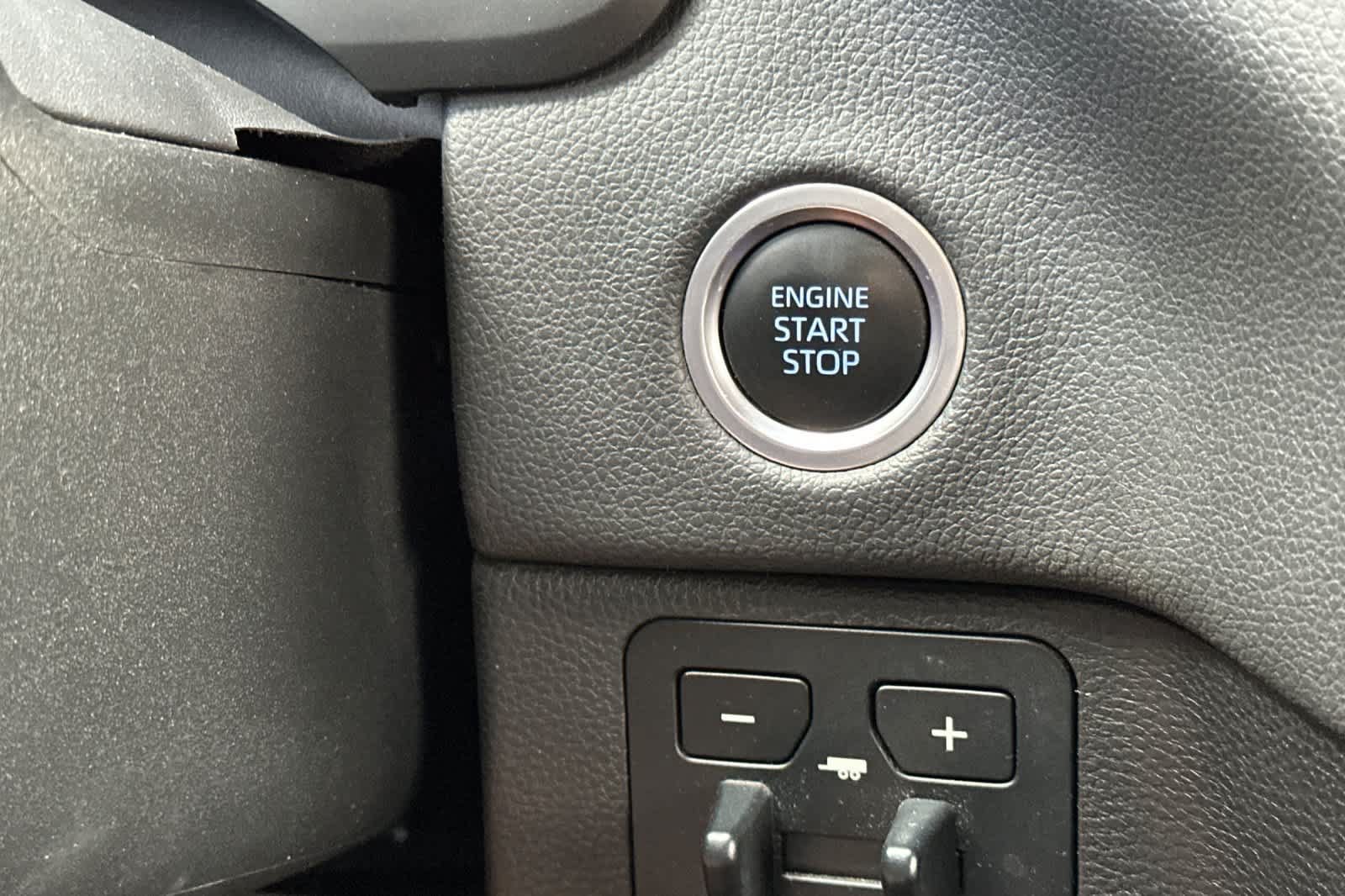 Used 2024 Toyota Tundra Limited AWD/4WD image 22
