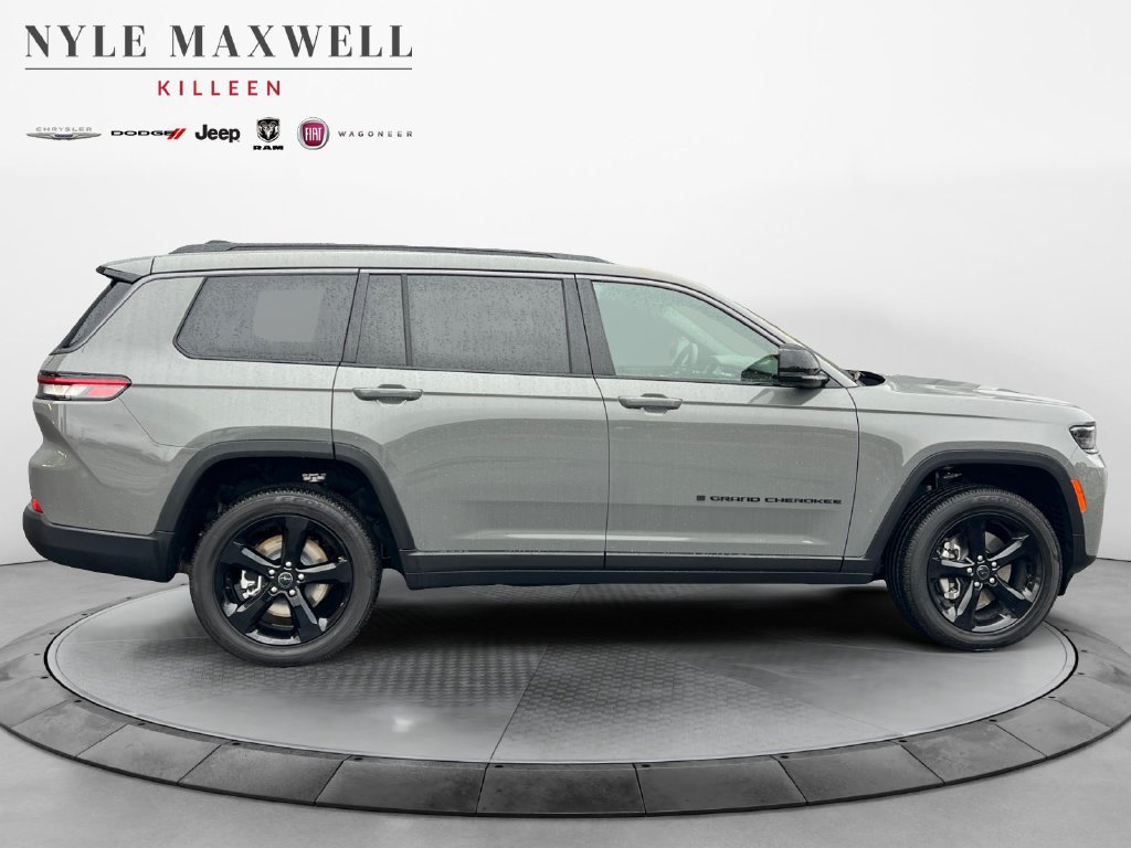 New 2027 Jeep Grand Cherokee L Limited RWD image 17