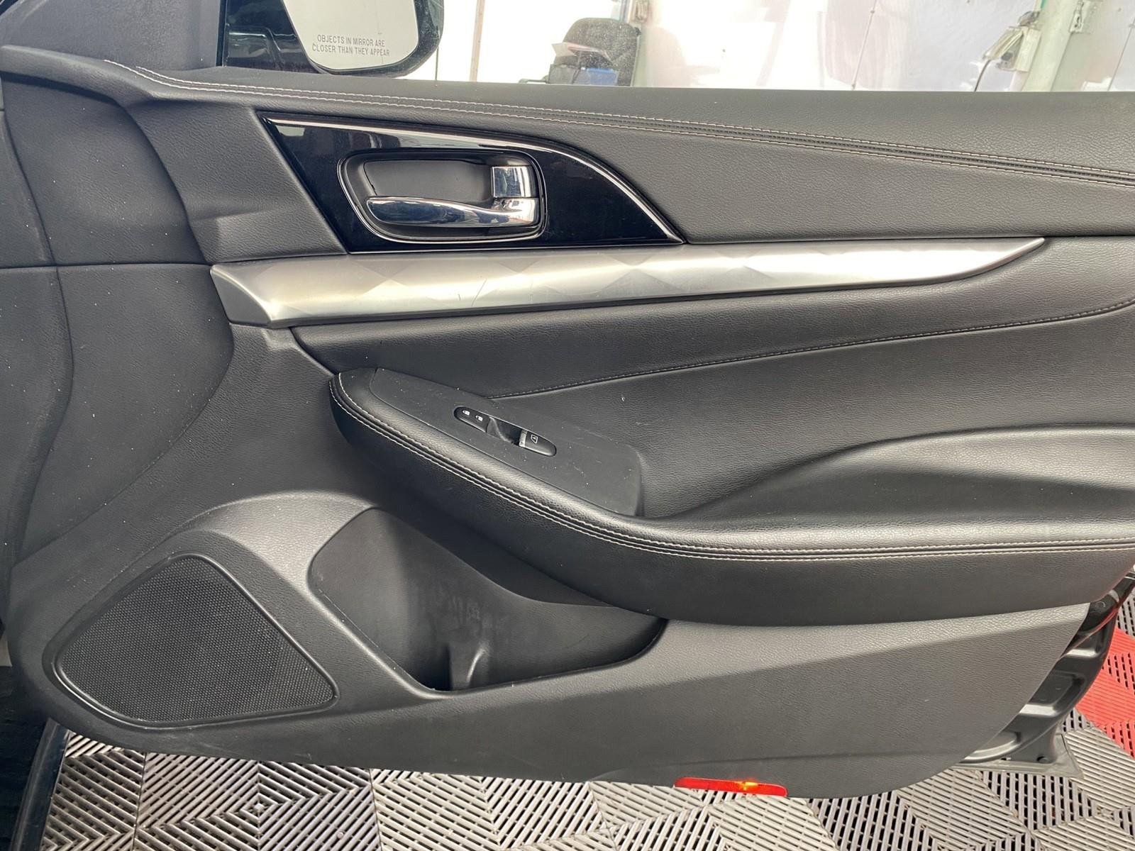 Used 2020 Nissan Maxima 3.5 SV w/ Floor Mat Group FWD image 7