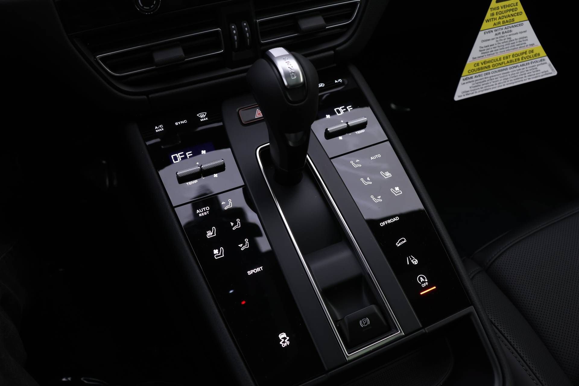 Used 2025 Porsche Macan AWD/4WD image 11