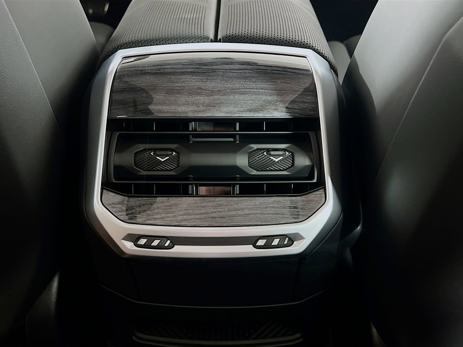 New 2025 BMW 760i xDrive image 28