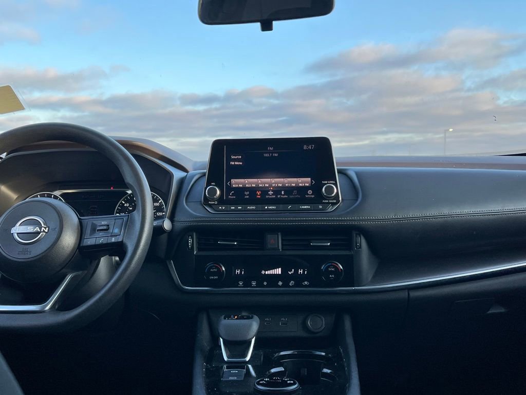 Used 2023 Nissan Rogue SV image 21