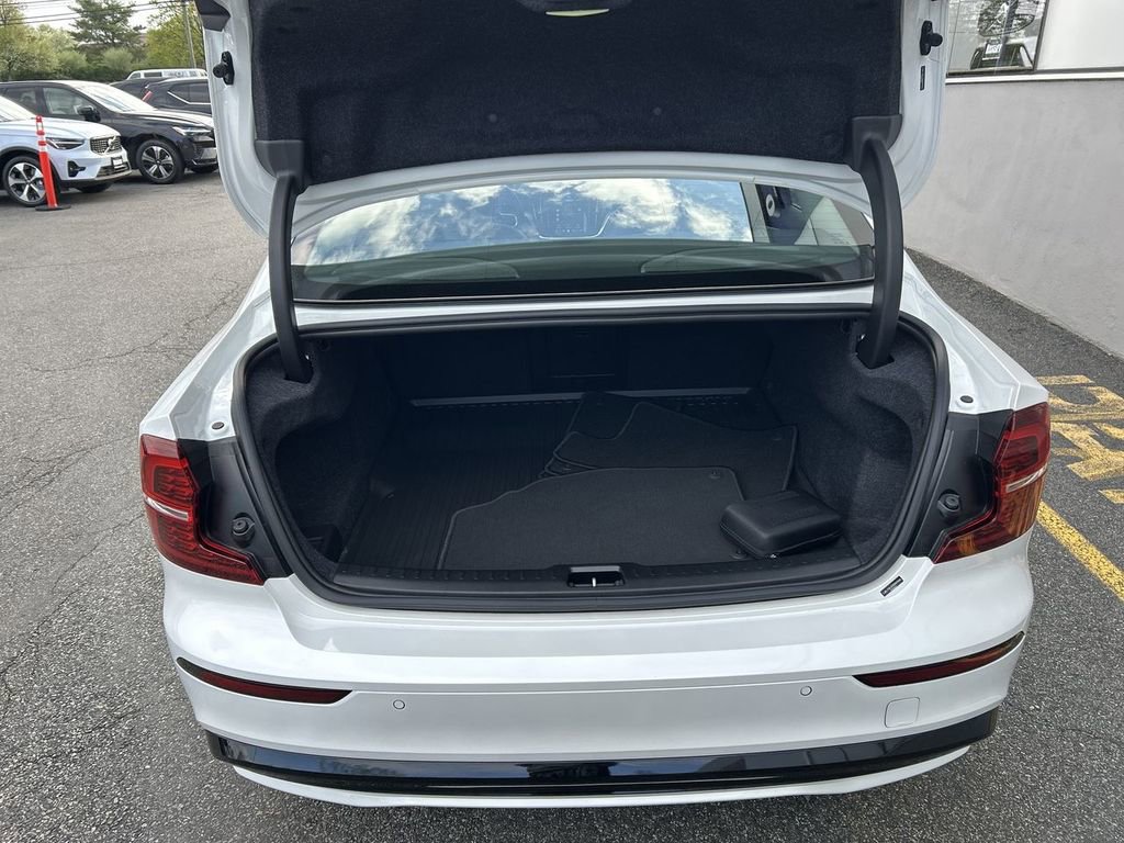 Certified 2025 Volvo S60 B5 Core AWD/4WD image 27