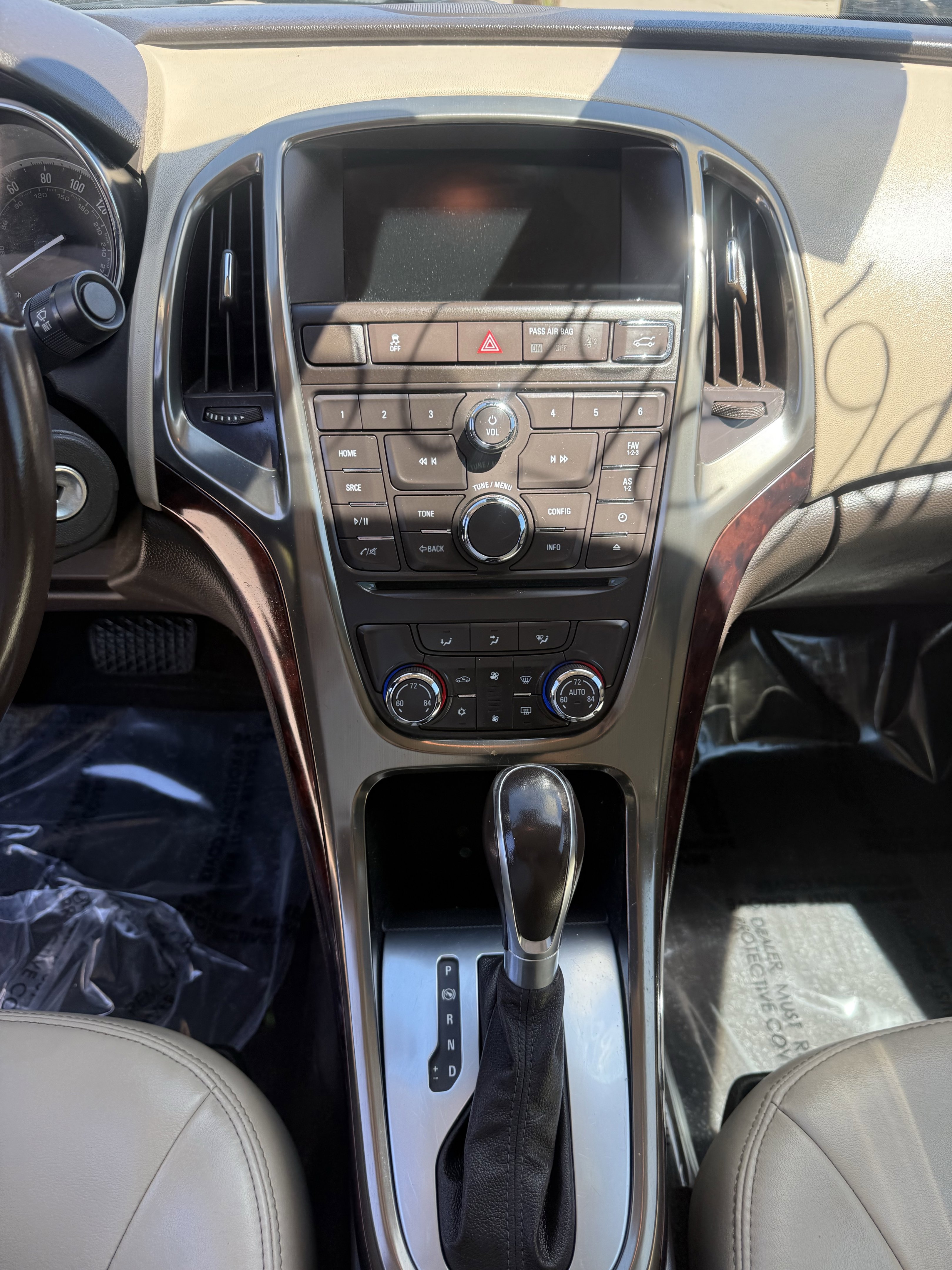 Used 2015 Buick Verano FWD image 11
