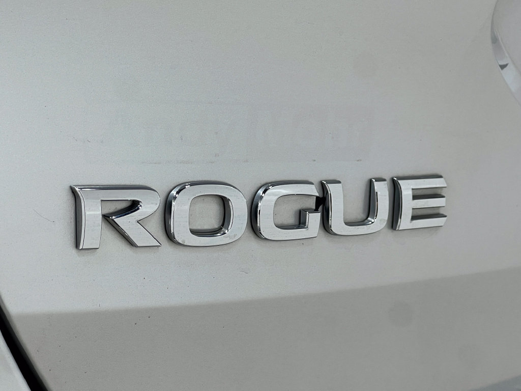 Used 2018 Nissan Rogue S AWD/4WD image 38