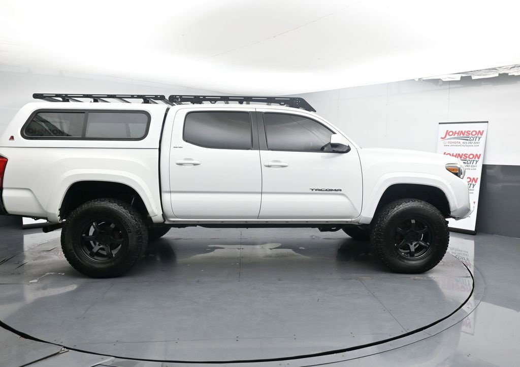 Used 2017 Toyota Tacoma SR5 w/ Tow Package image 9