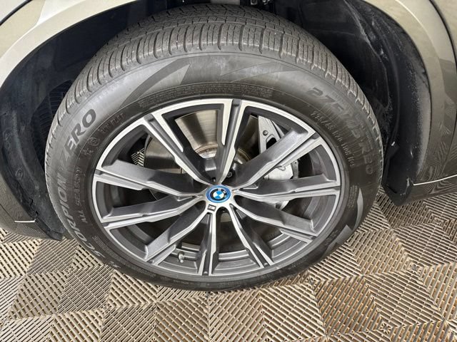 Used 2022 BMW X5 xDrive45e w/ M Sport Package AWD/4WD image 31