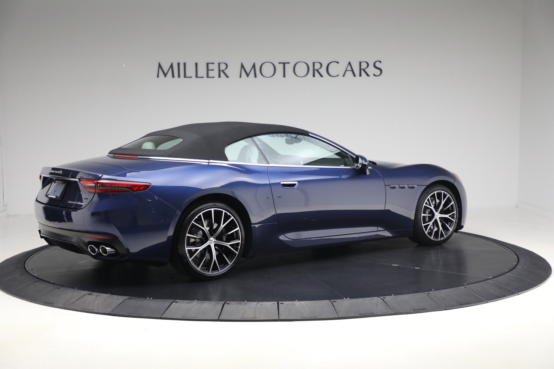 New 2026 Maserati GranCabrio Modena image 13