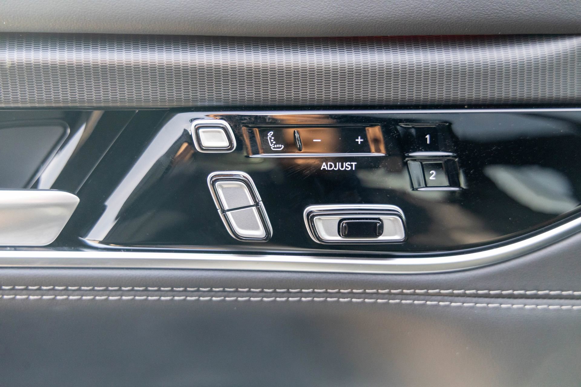 New 2026 Jeep Grand Wagoneer Summit image 8