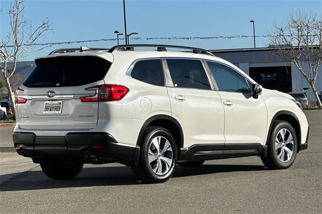 Used 2023 Subaru Ascent Premium w/ Convenience Package image 4