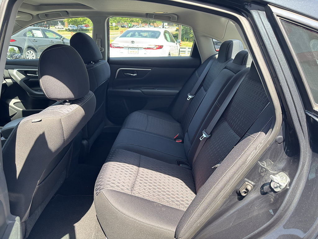 Used 2016 Nissan Altima 2.5 SV w/ Convenience Package FWD image 9