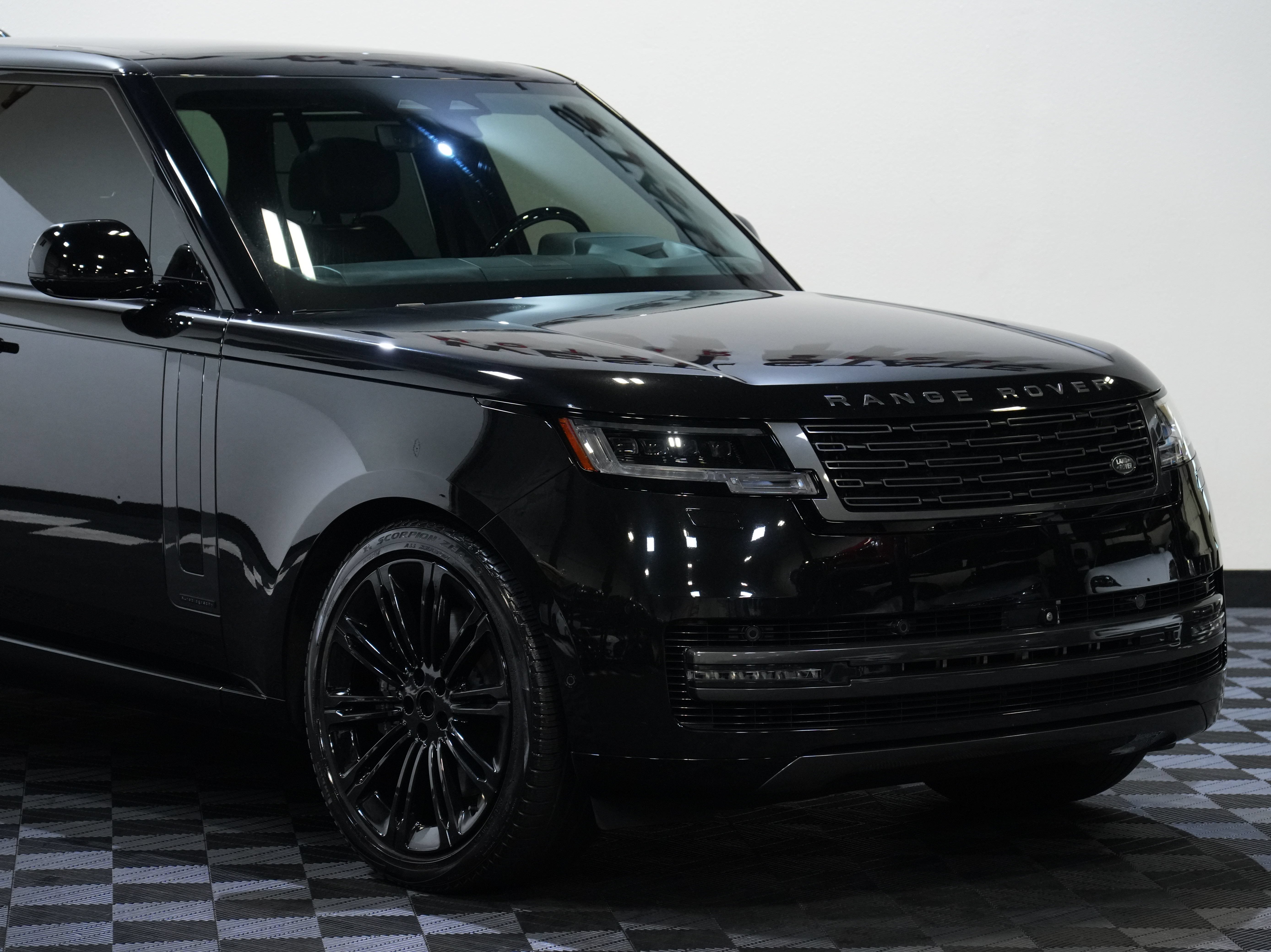 Used 2024 Land Rover Range Rover Autobiography AWD/4WD image 9