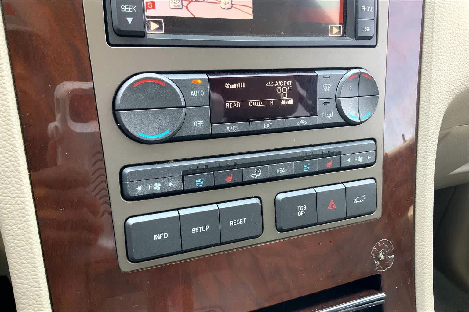 Used 2013 Lincoln Navigator 2WD w/ HD Trailer Tow Pkg image 26