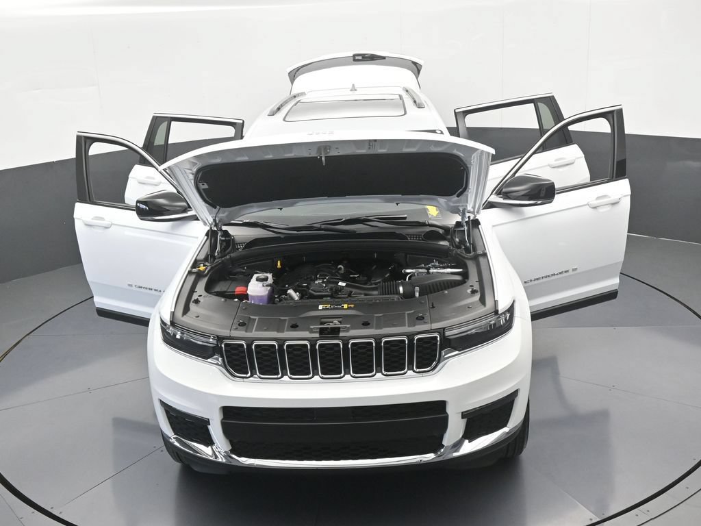 Used 2025 Jeep Grand Cherokee L Limited RWD image 68