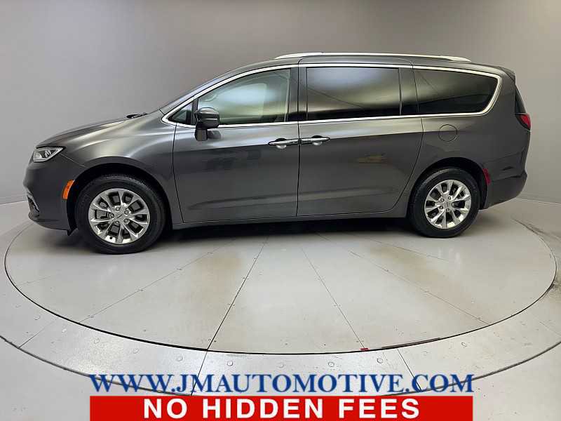 Used 2021 Chrysler Pacifica Touring-L AWD/4WD image 2