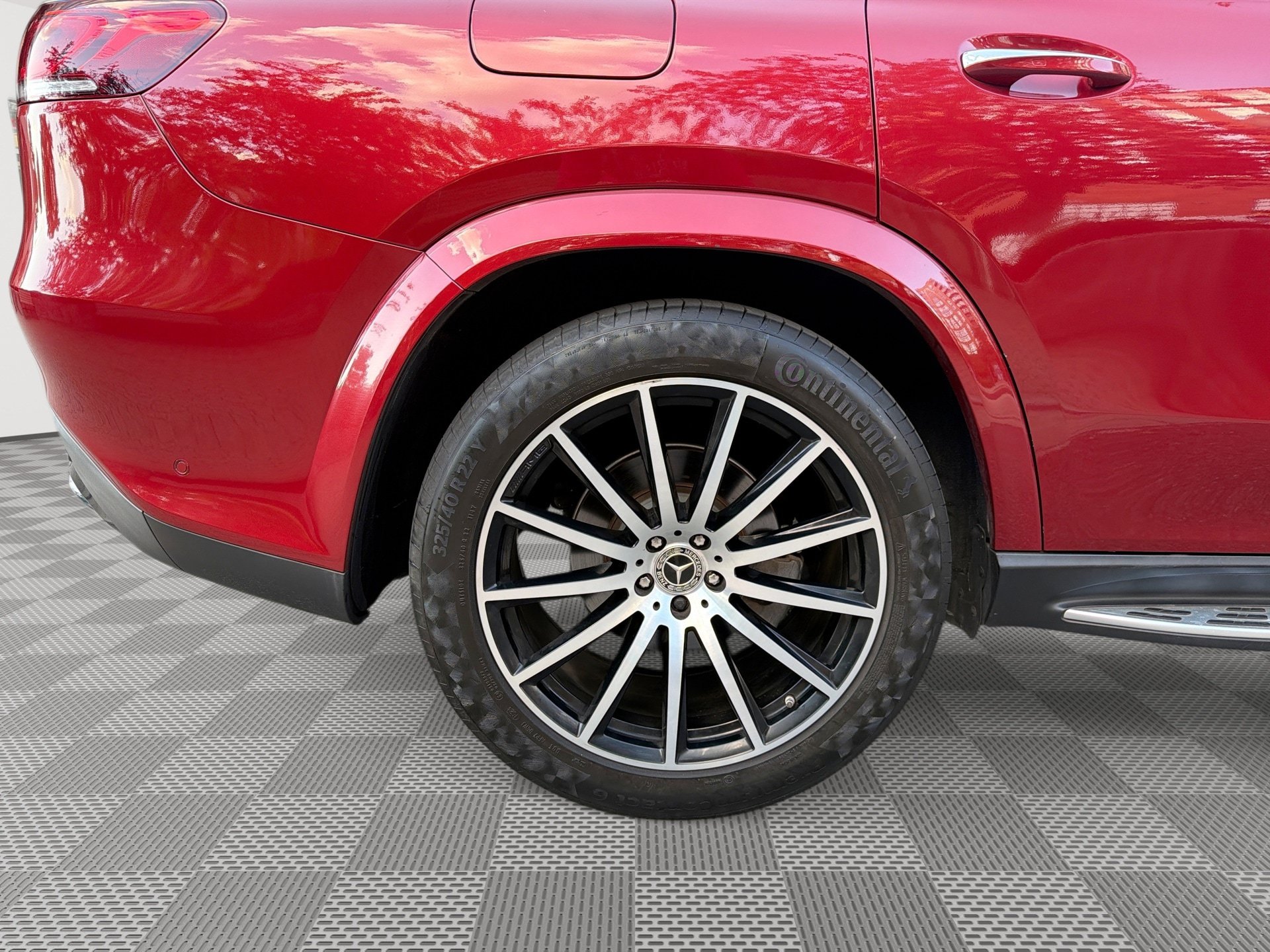 Used 2022 Mercedes-Benz GLS 450 4MATIC w/ AMG Line Exterior image 30