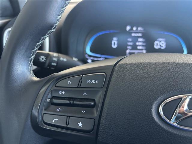 Used 2023 Hyundai Venue SEL FWD image 19