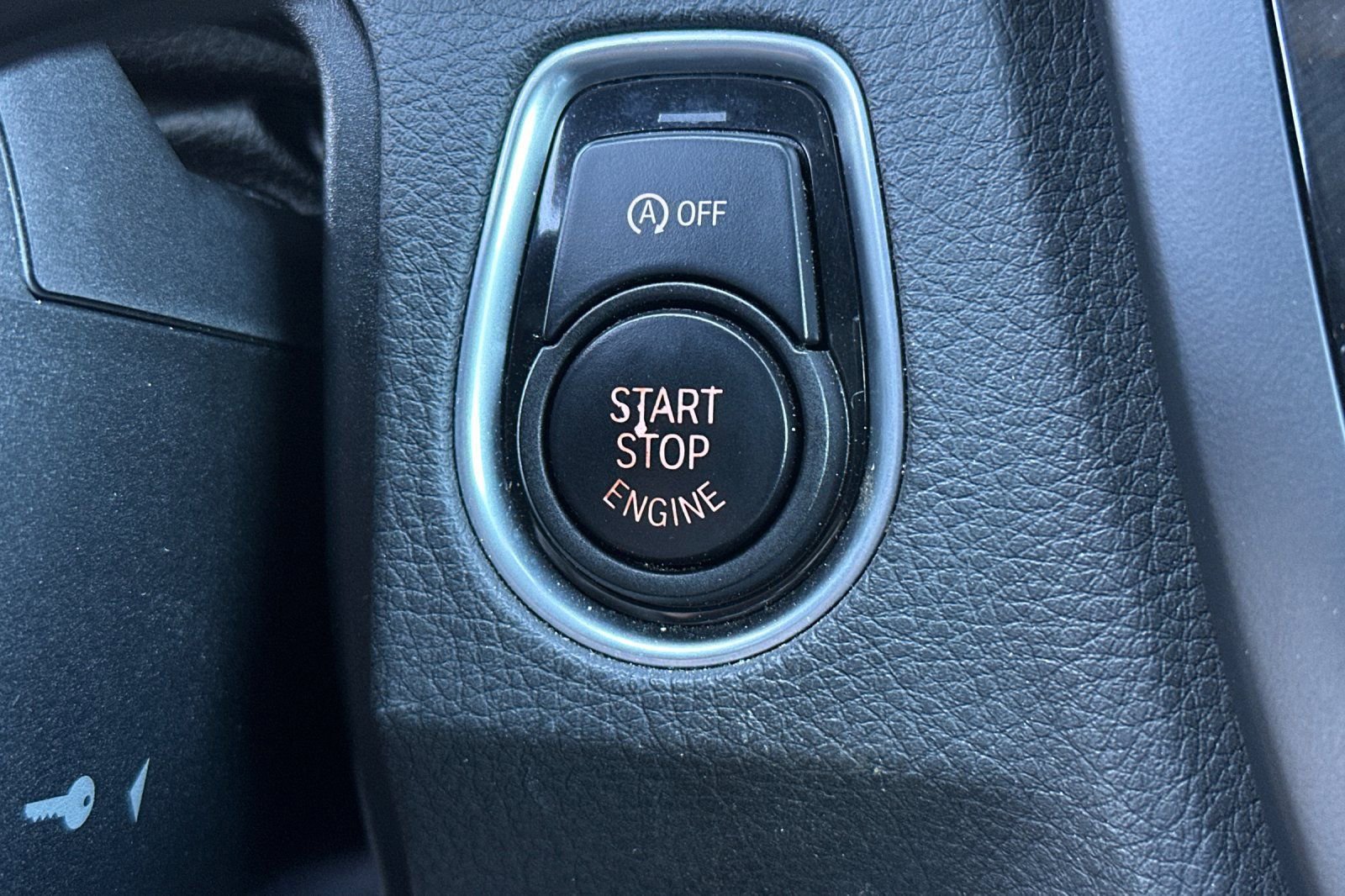 Used 2015 BMW M4 Convertible image 24