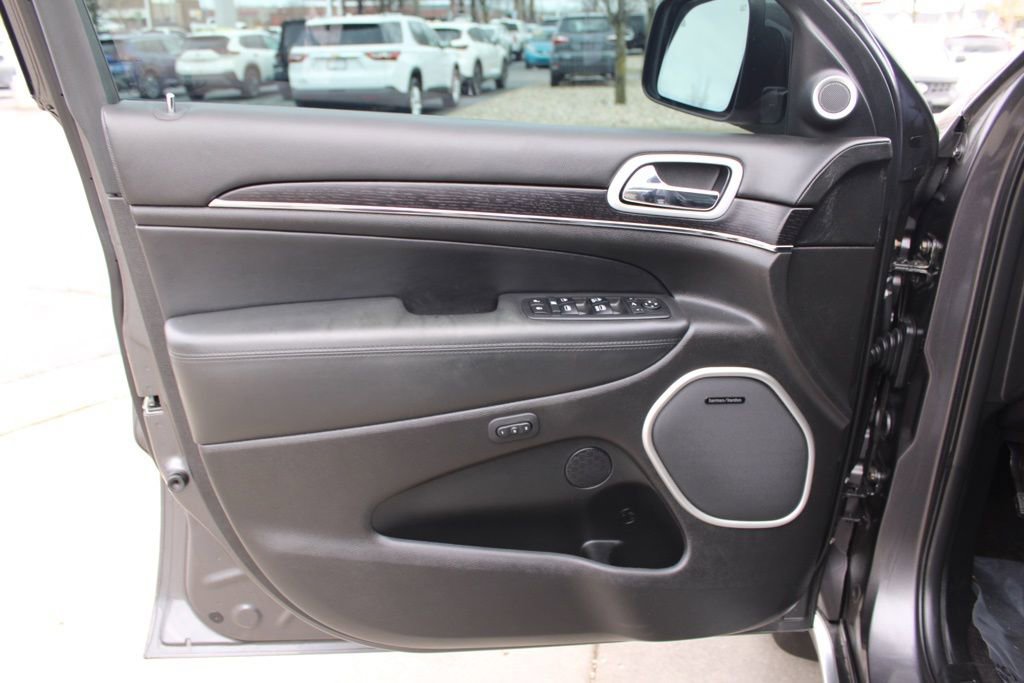 Used 2018 Jeep Grand Cherokee Summit w/ Platinum Series Group image 20