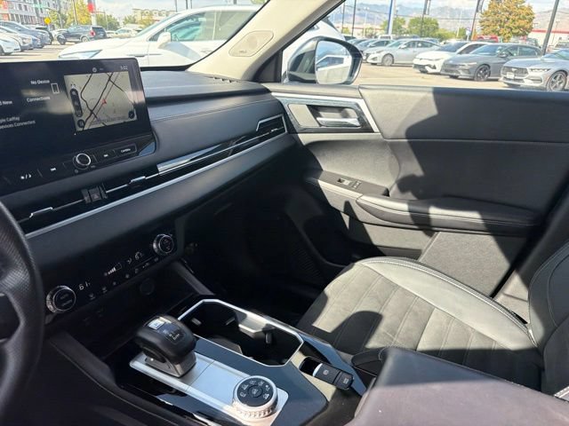 Used 2025 Mitsubishi Outlander SE AWD/4WD image 23