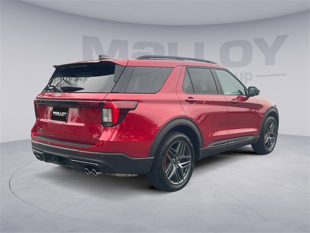 Used 2025 Ford Explorer ST image 3