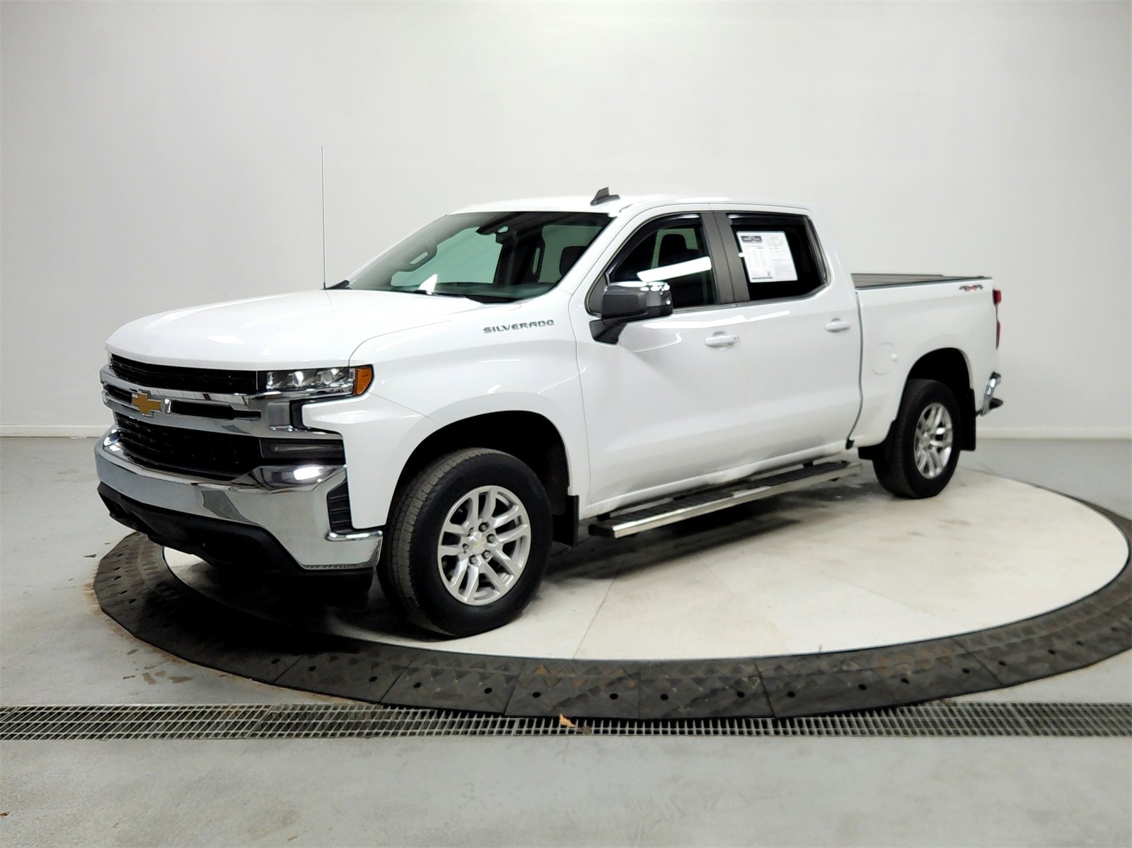Used 2021 Chevrolet Silverado 1500 LT image 3